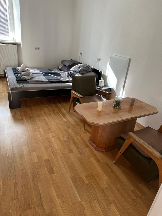 Central Plaza Mini Apartment 1 Bruck an der Leitha Extérieur photo